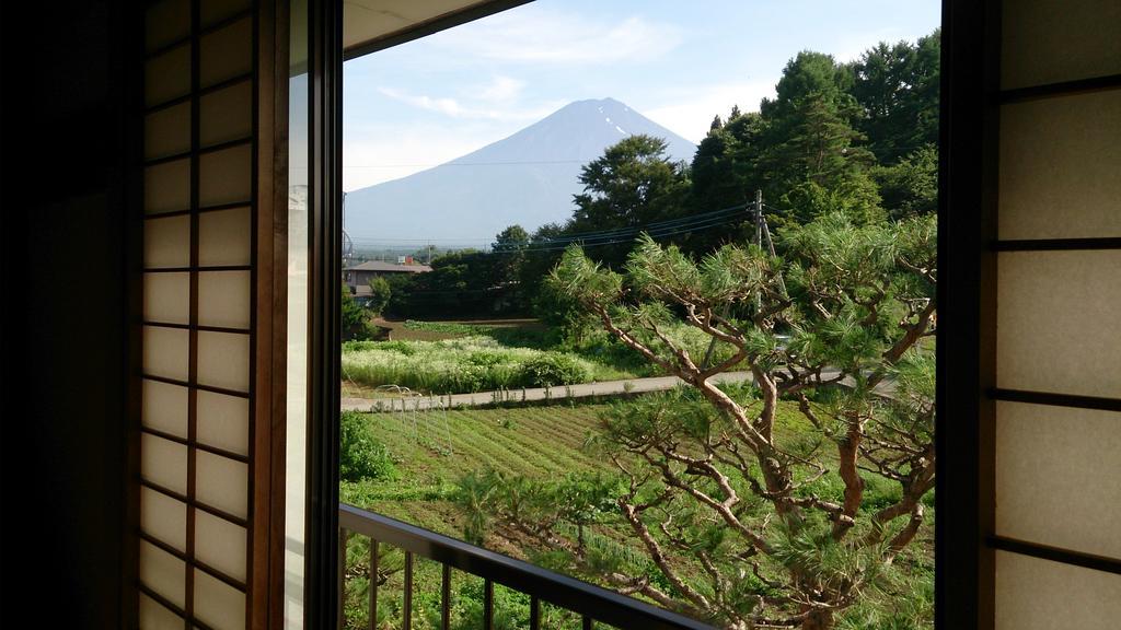 Teishaba Guesthouse&Cafe Fujiyoshida Exterior photo