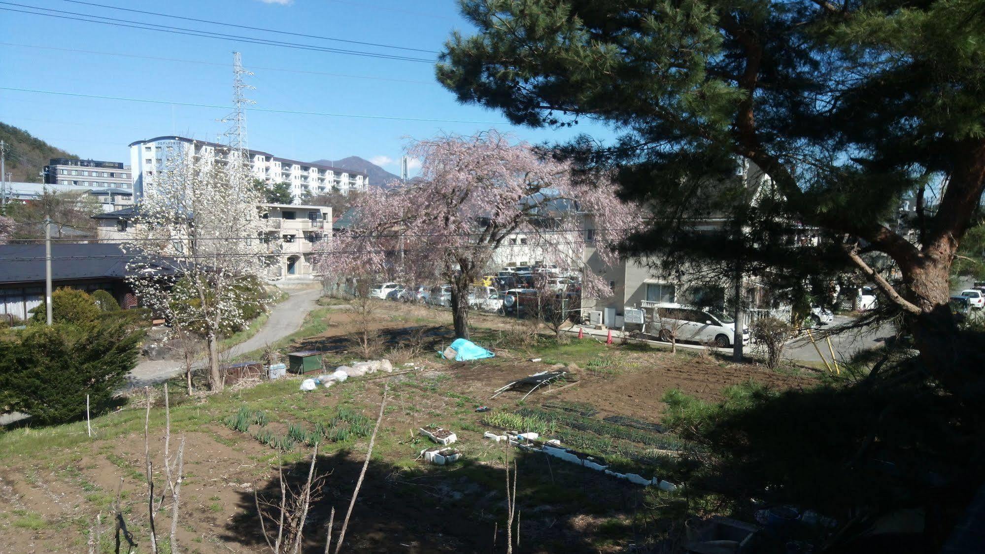 Teishaba Guesthouse&Cafe Fujiyoshida Exterior photo